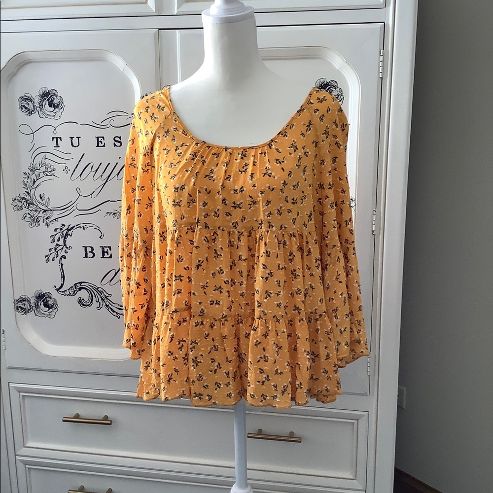 Falls creek gold flow top size M